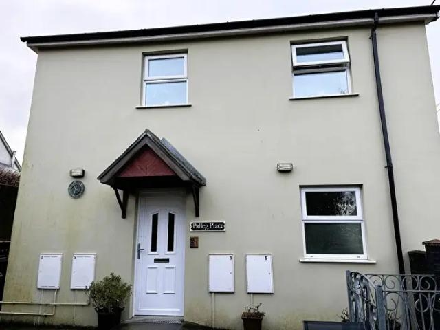 Apartment for rent in Ystradgynlais, Cwm-twrch Isaf