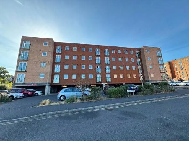 Apartment for rent in Bede Island, Old Wharf