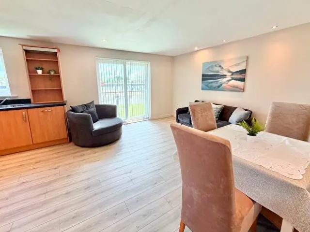 Apartment for rent in Seaside, Llanelli