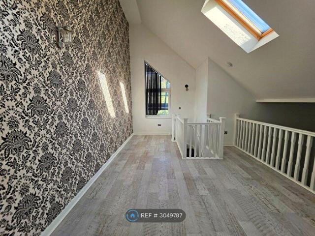 Apartment for rent in Nangreaves, Wales