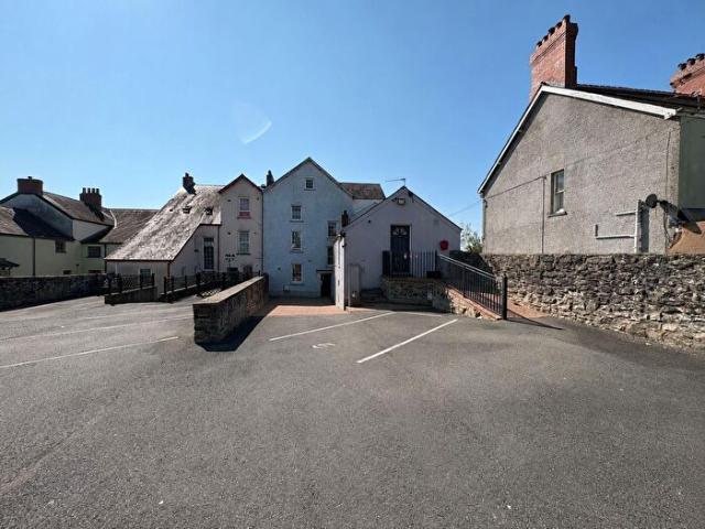 Apartment for rent in Carmarthen, Wales