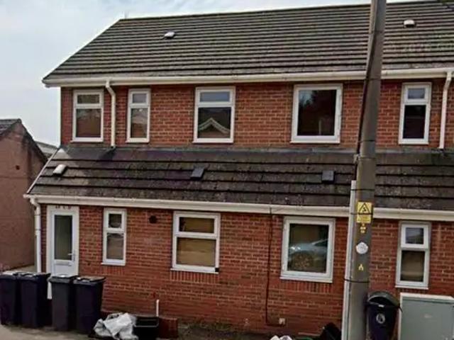 Apartment for rent in Cilybebyll, Rhos