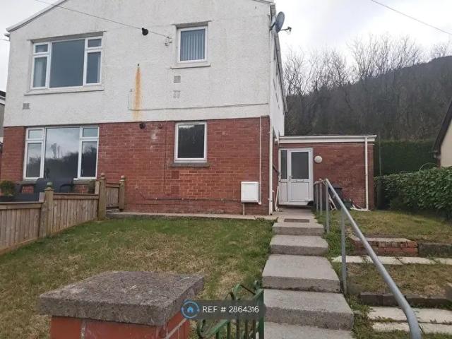 Apartment for rent in Pelenna, Efail Fach