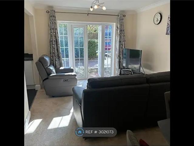 Apartment for rent in Cowley Marsh, The Slade