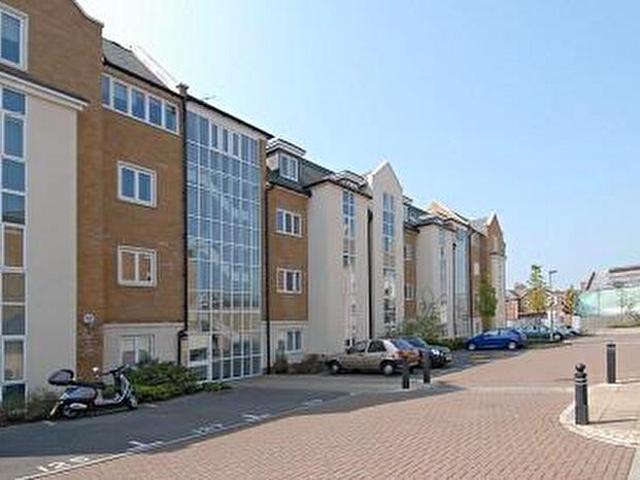 Apartment for rent in Cowley Marsh, The Slade