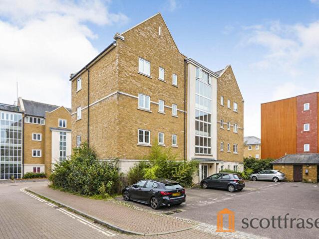 Apartment for rent in Cowley Marsh, The Slade
