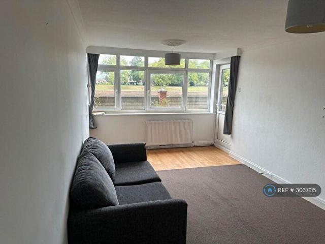 Apartment for rent in Compton Acres, Barton In Fabis