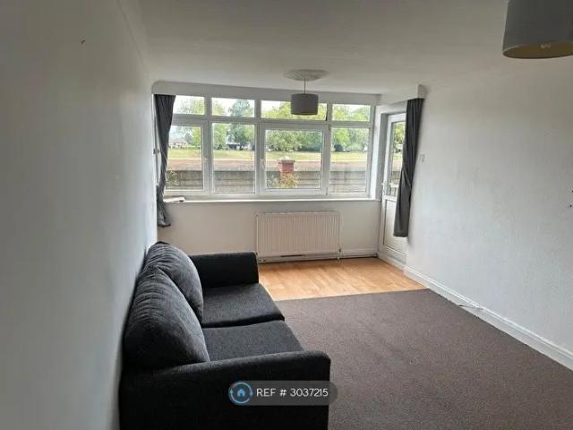 Apartment for rent in Compton Acres, Barton In Fabis