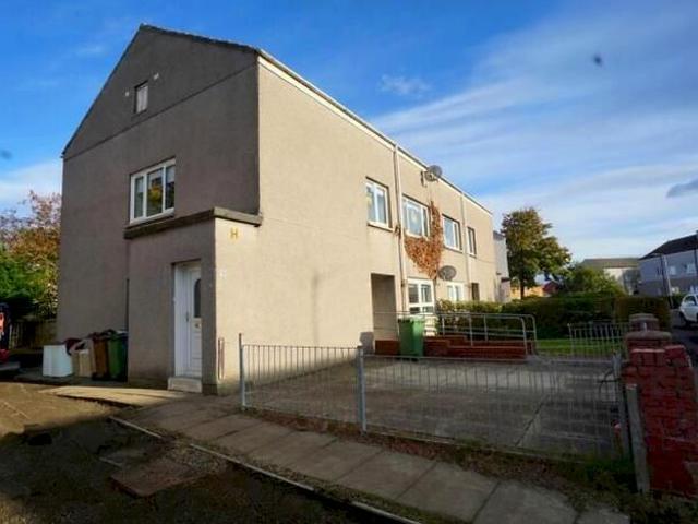 Apartment for rent in Penilee, Scotland