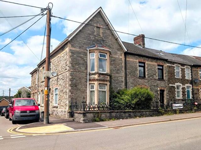 Apartment for rent in Pontyclun, Wales