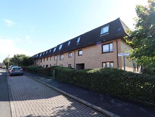 Apartment for rent in Shawmoss, Shawlands