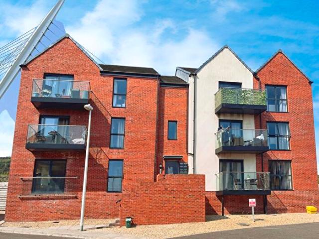 Apartment for rent in Nangreaves, Wales