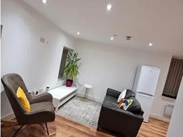 Apartment for rent in Mount Pleasant, Swansea