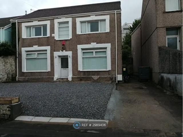 Apartment for rent in Nangreaves, Wales