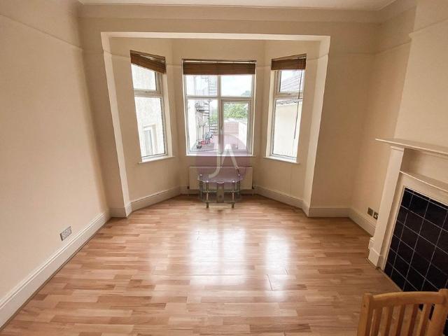 Apartment for rent in Temple Fortune, Greater London