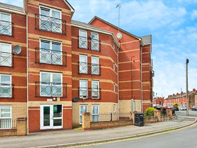 Apartment for rent in Ball Hill, West Midlands