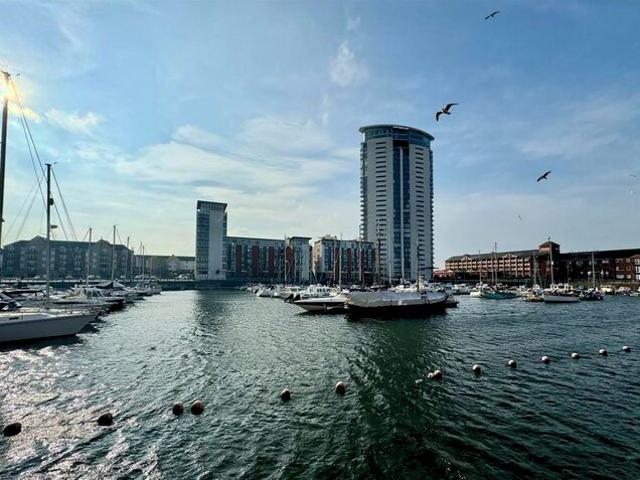 Apartment for rent in Waterfront, Swansea