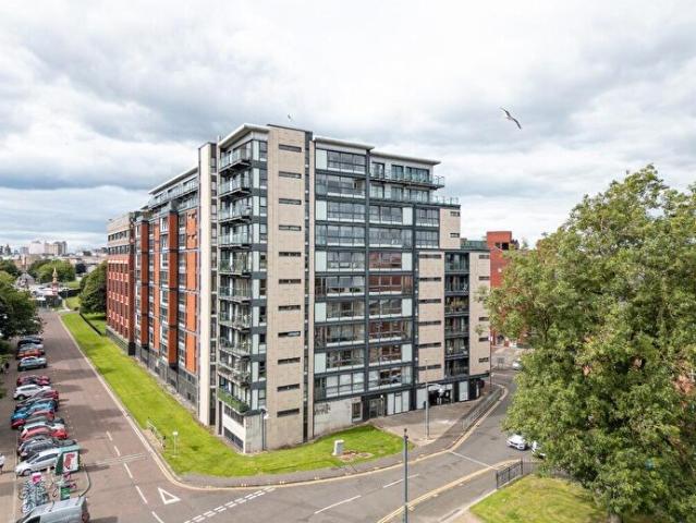 Apartment for rent in Calton, Scotland