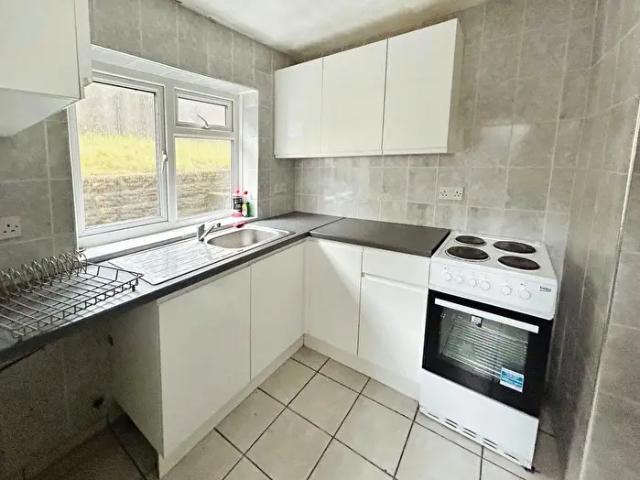 Apartment for rent in Pelenna, Pont-rhyd-y-fen