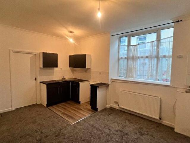 Apartment for rent in Sirhowy, Wales