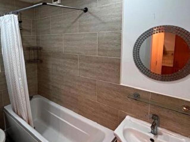 Apartment for rent in Nangreaves, Wales