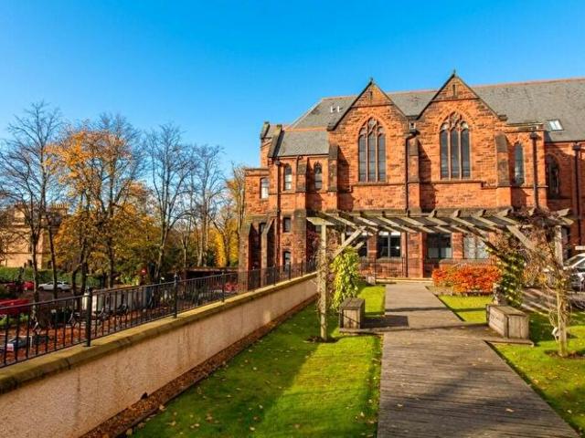 Apartment for rent in Dowanhill, Scotland