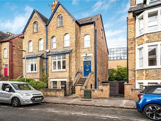 Apartment for rent in Osney, The Slade