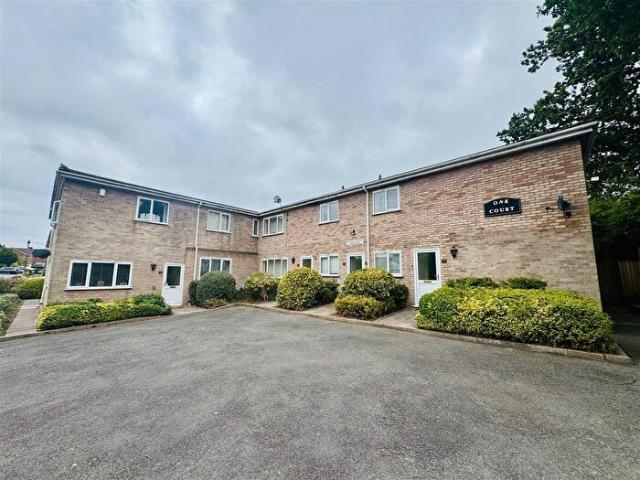 Apartment for rent in Four Oaks, West Midlands