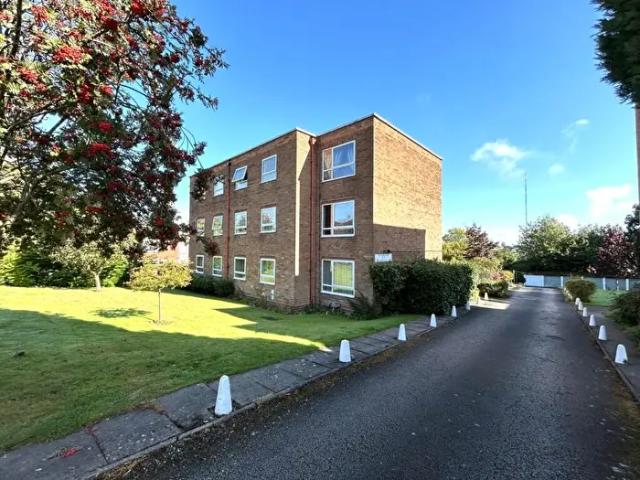 Apartment for rent in Four Oaks, West Midlands