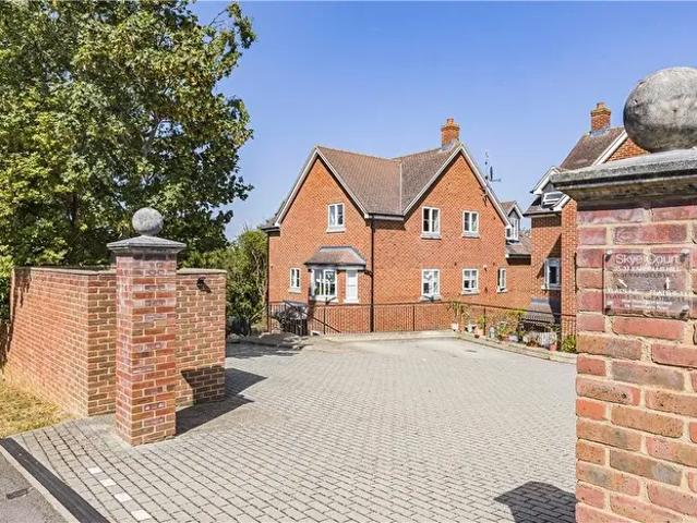 Apartment for rent in Harcourt Hill, Dromore