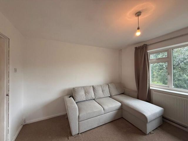 Apartment for rent in Potters Green, West Midlands