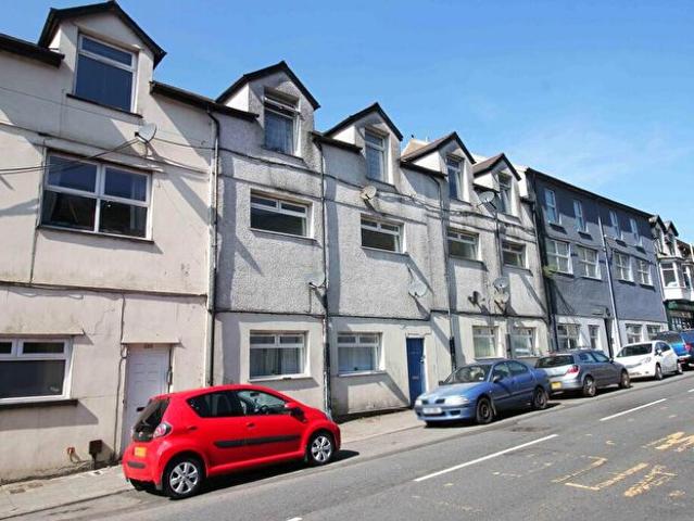 Apartment for rent in Pentre, Ton Pentre