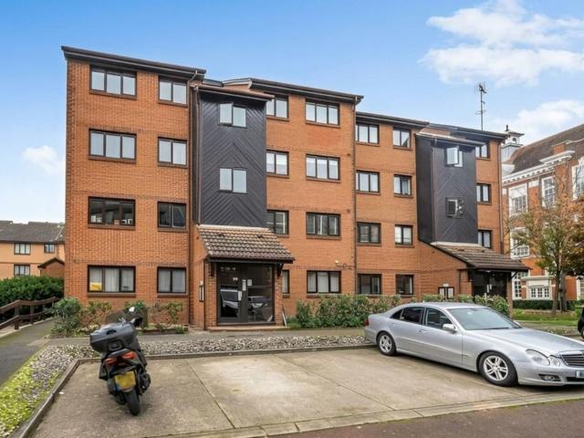 Apartment for rent in London Borough of Merton, Greater London