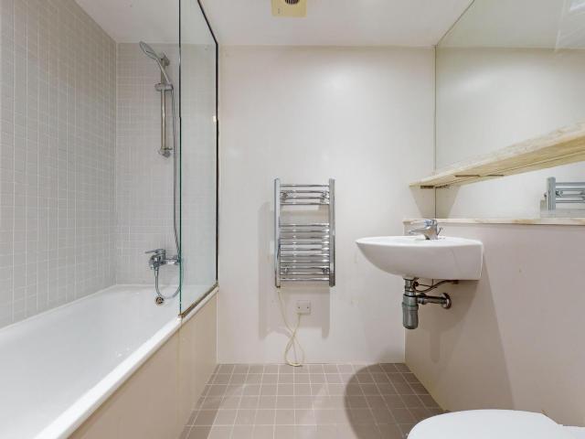 Apartment for rent in Deals Gateway, Greater London
