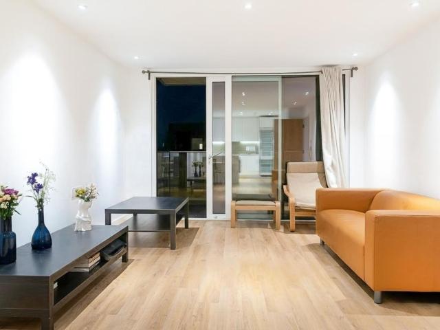 Apartment for rent in Woodberry Down, Stamford Hill