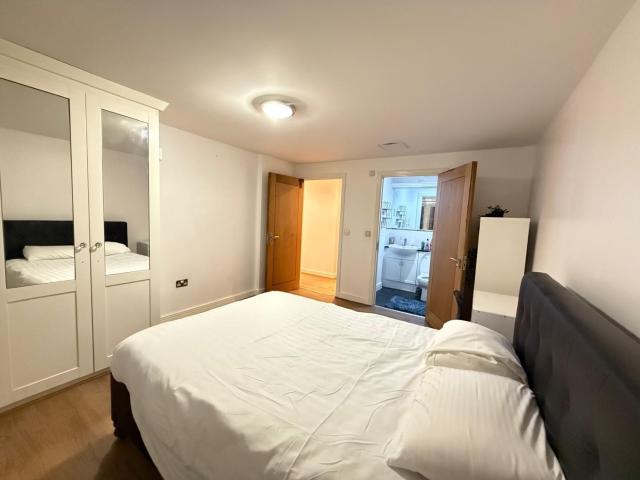 Apartment for rent in Virginia Quay, Blackwall