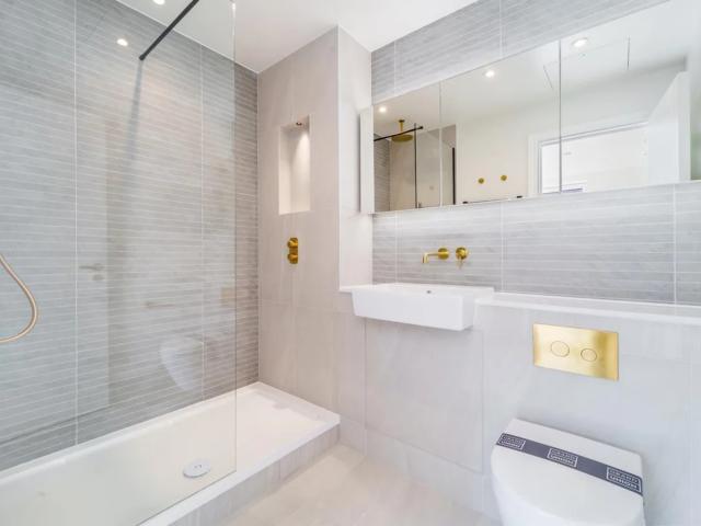 Apartment for rent in Alperton, Greater London