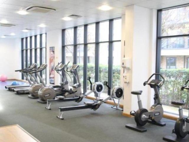 Apartment for rent in Poplar Grove, Greater London