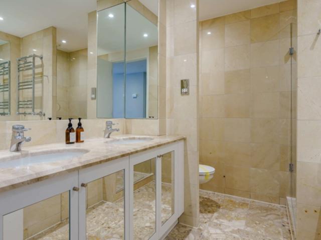 Apartment for rent in Canary Wharf, Greater London