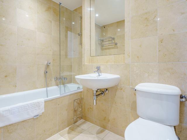 Apartment for rent in Ratcliffe, Greater London