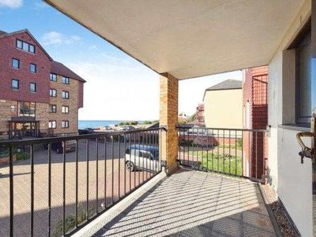 Apartment for rent in Golden Valley, Folkestone and Hythe