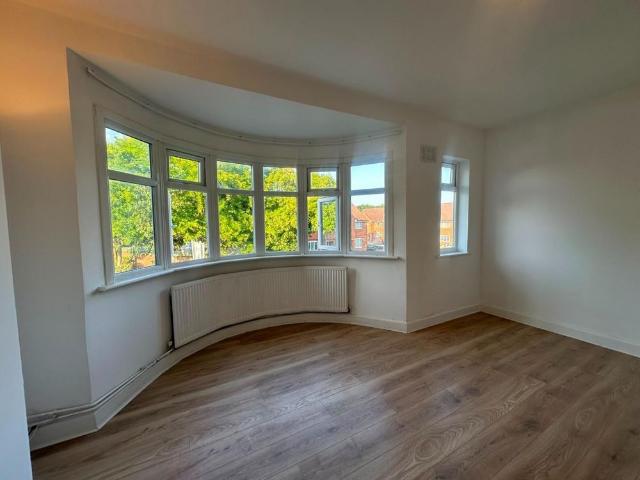 Apartment for rent in Kenton, Greater London