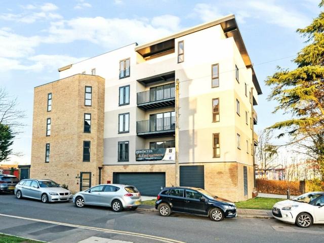 Apartment for rent in Regent Quay, Oad Street