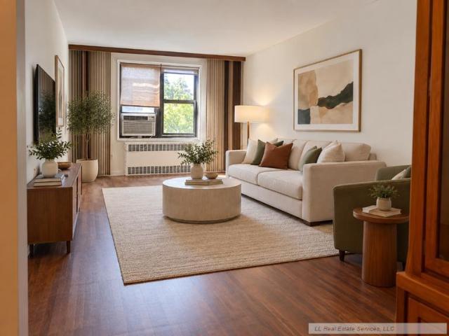 Apartment for sale in Queens, Arverne