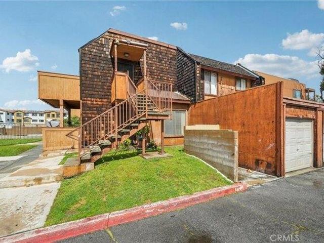 Condo for sale in Fontana
