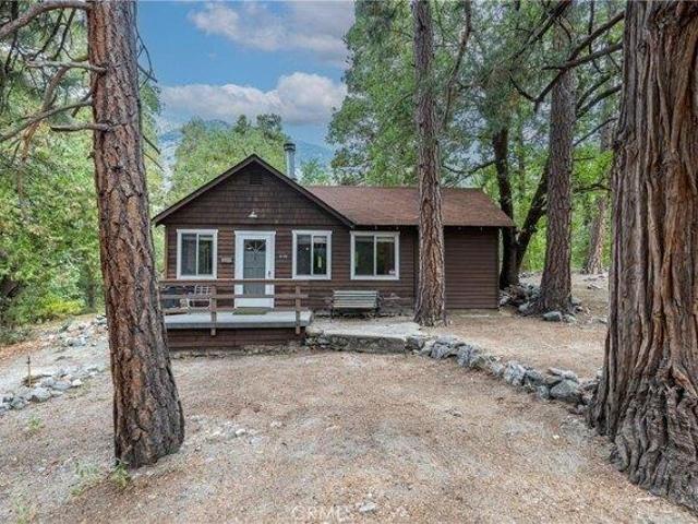 House for sale in Forest Falls, California