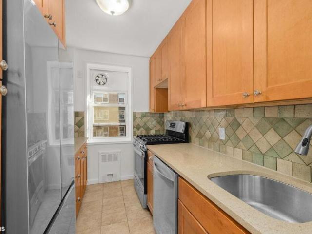 Apartment for sale in Queens, Arverne