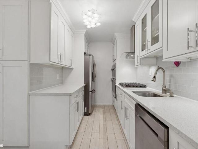 Apartment for sale in Queens, Arverne