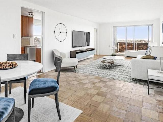 Apartment for sale in Queens, Arverne