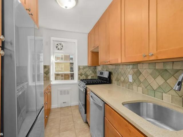 Apartment for sale in Queens, Arverne